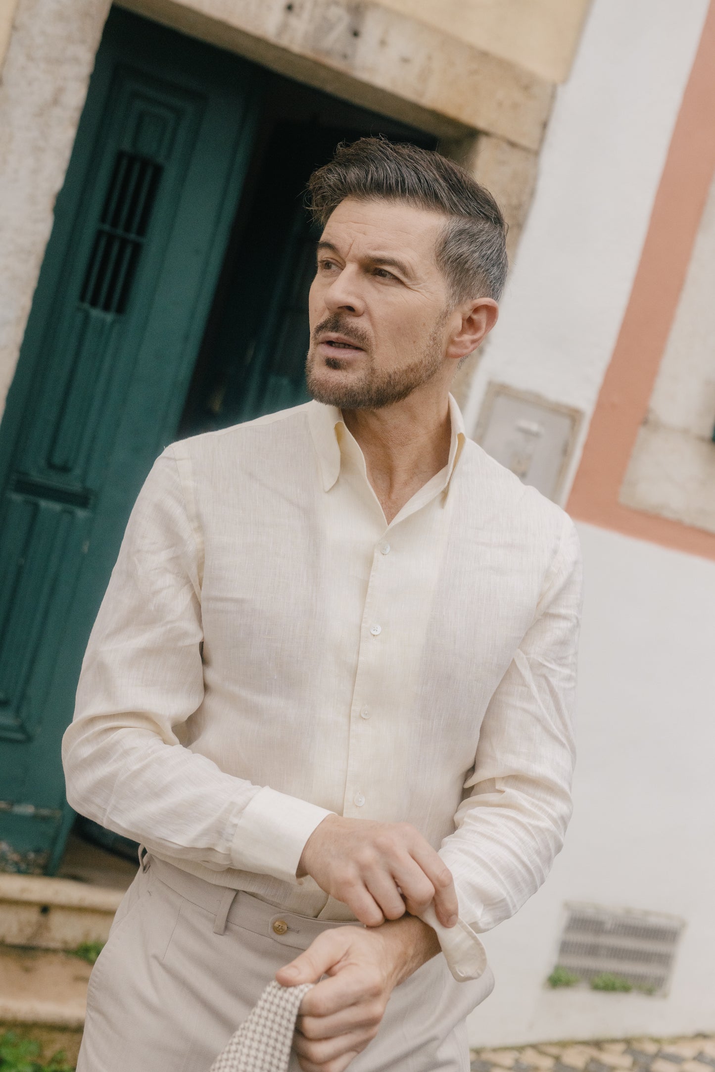 
                  
                    One Piece Collar Shirt in Pale Yellow Linen
                  
                