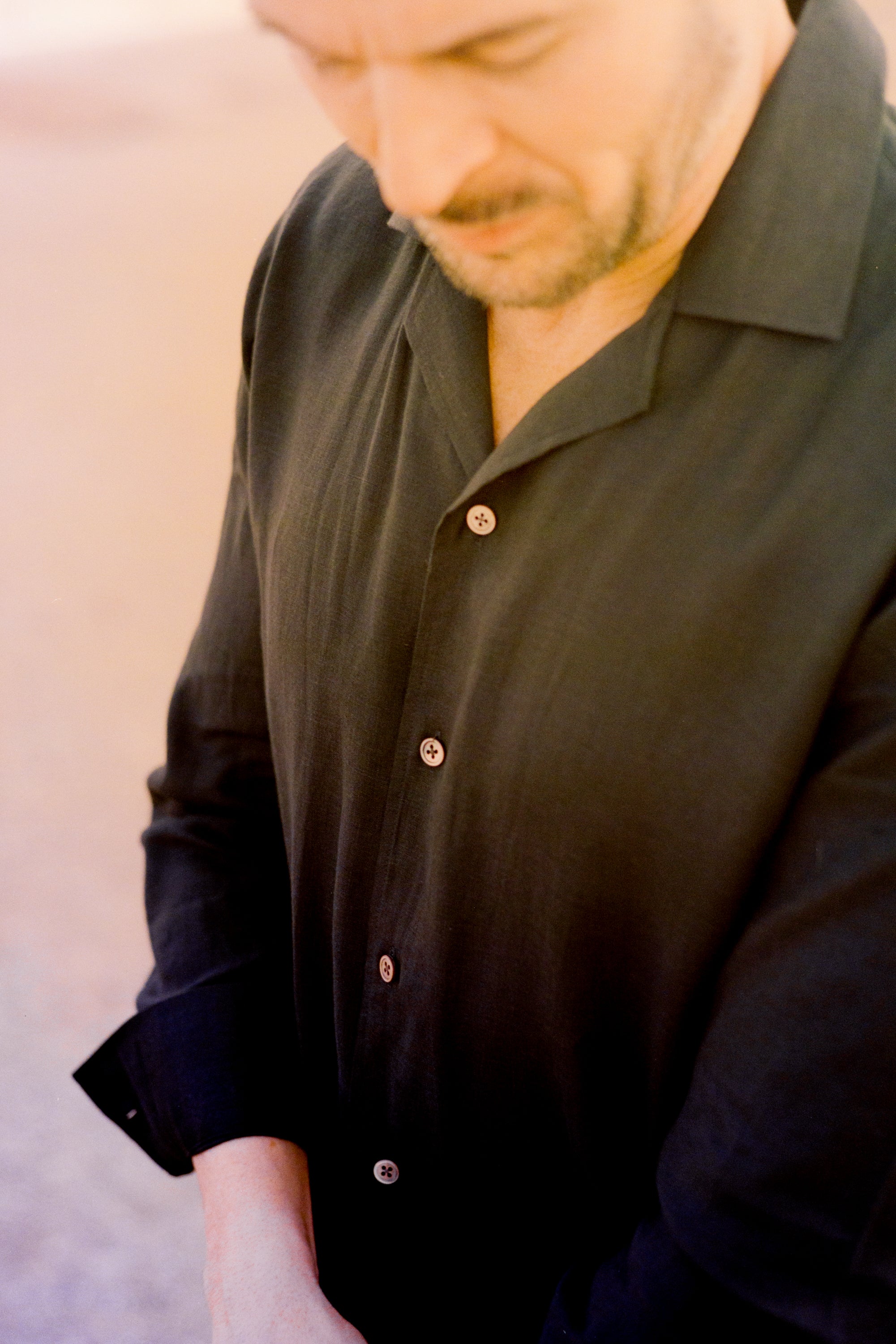 JAMES COWARD RIVIERA SHIRT リネン サイズ3 ブラック Riviera Collar Safari Shirt in Black Linen – Cad & The Dandy